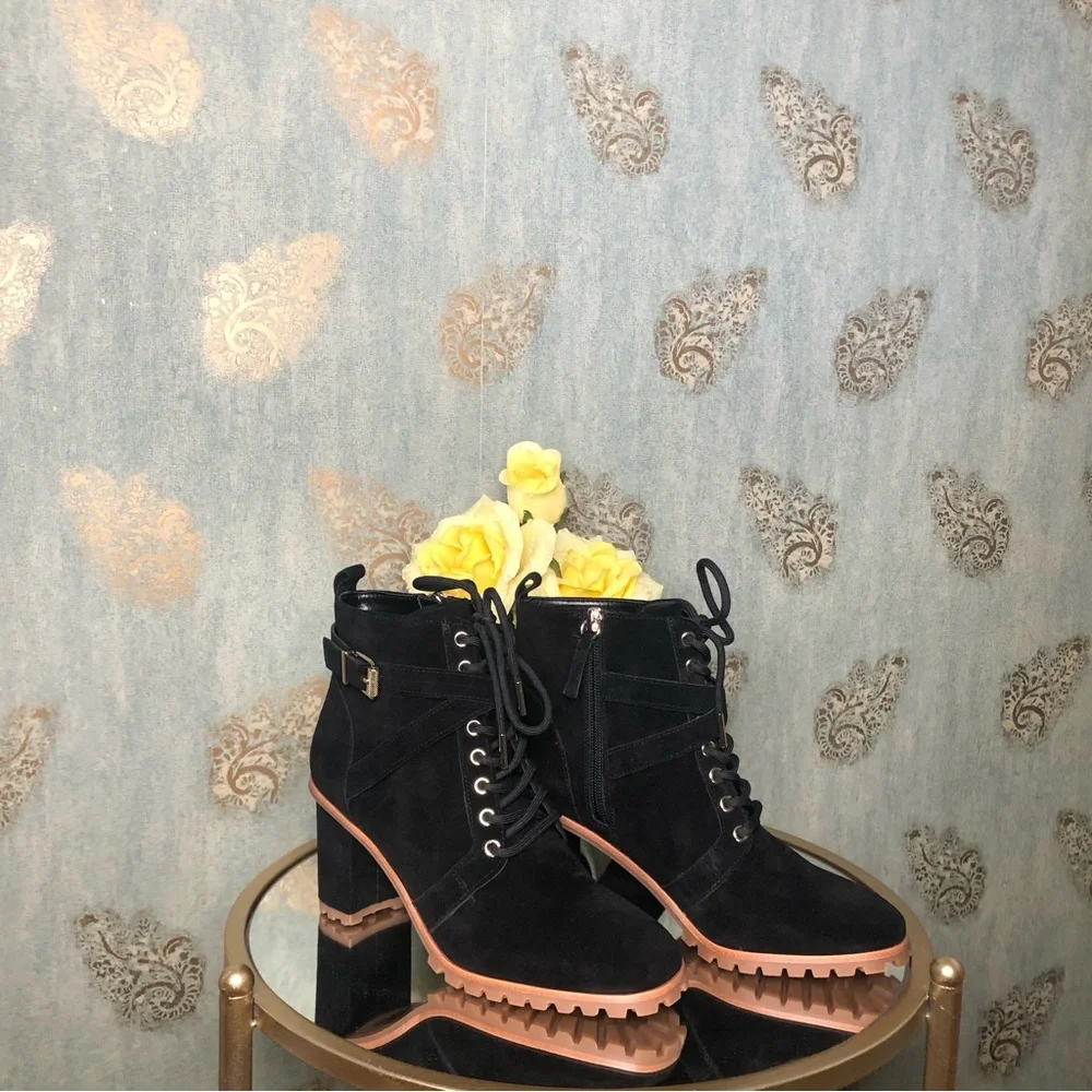 ⭐️NEW⭐️White House Black Market (WHBM) Mid Heel Combat Boot - Picture 3 of 8